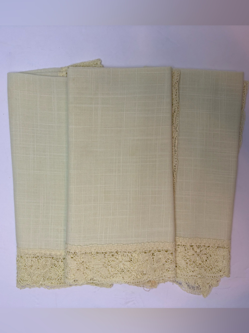 VTG light yellow linen napkins with intricate lace trim set of 10